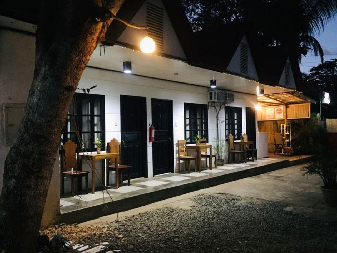 A&J Pension Puerto Princesa Exteriör bild