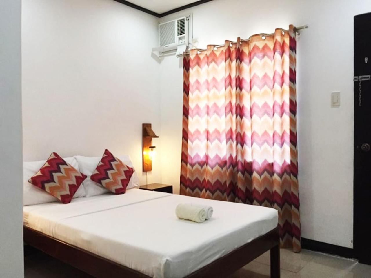 A&J Pension Puerto Princesa Exteriör bild