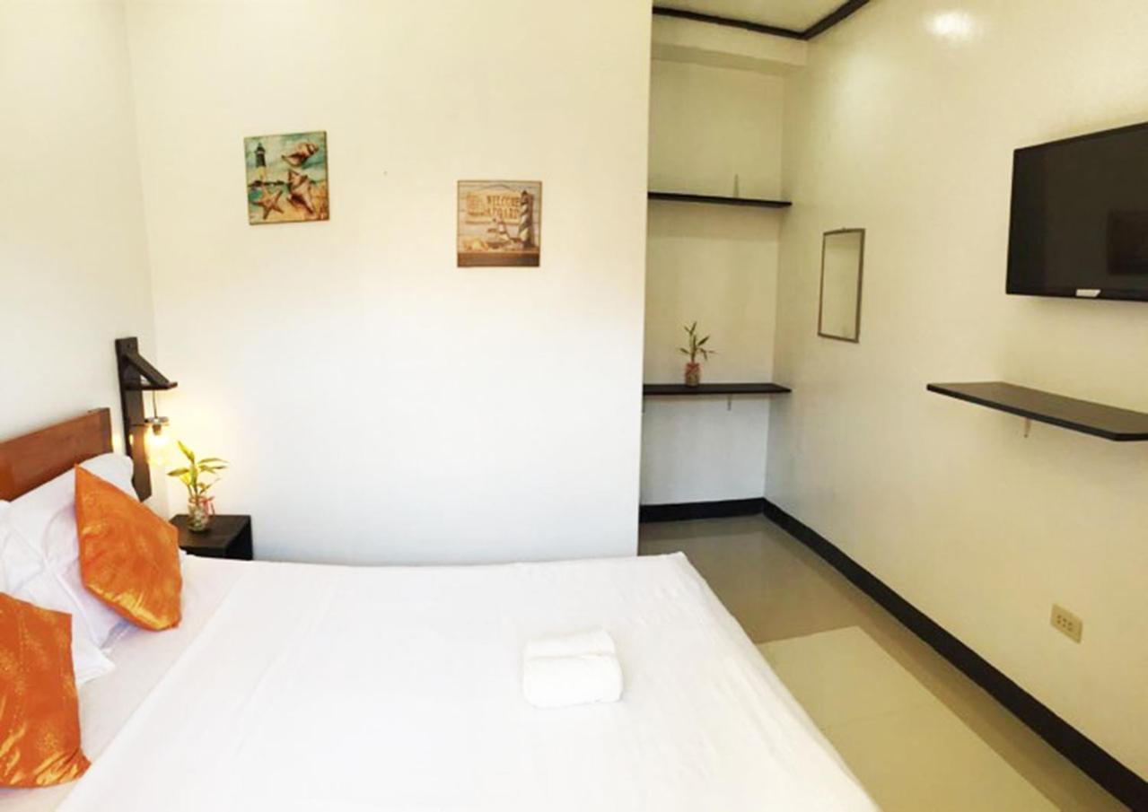 A&J Pension Puerto Princesa Exteriör bild