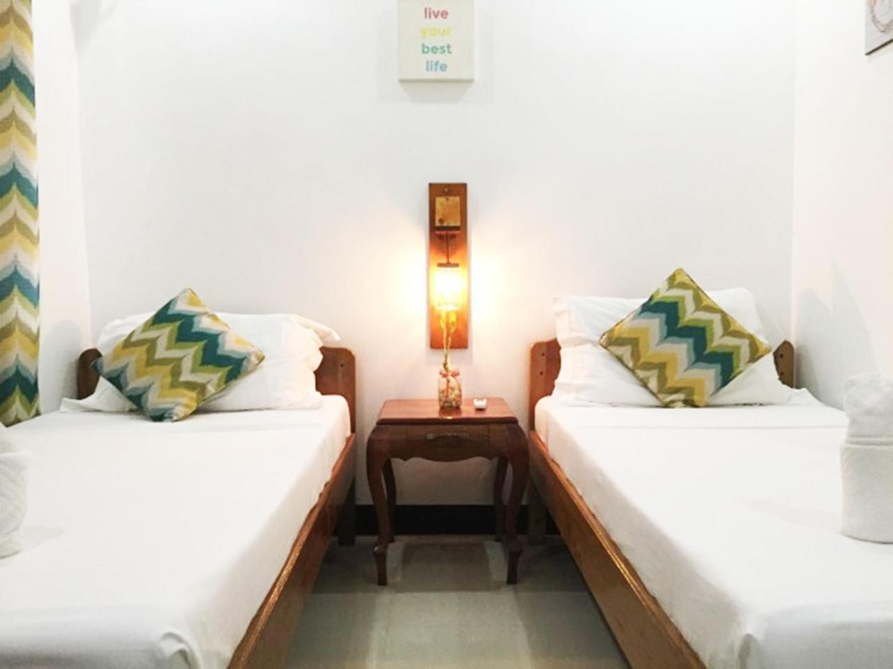 A&J Pension Puerto Princesa Exteriör bild