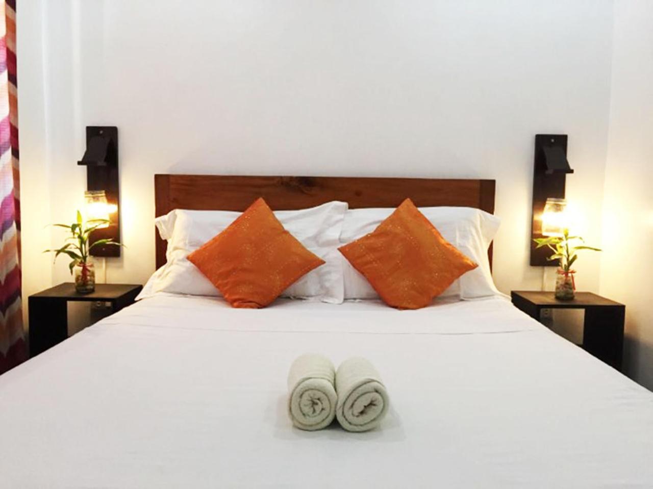 A&J Pension Puerto Princesa Exteriör bild
