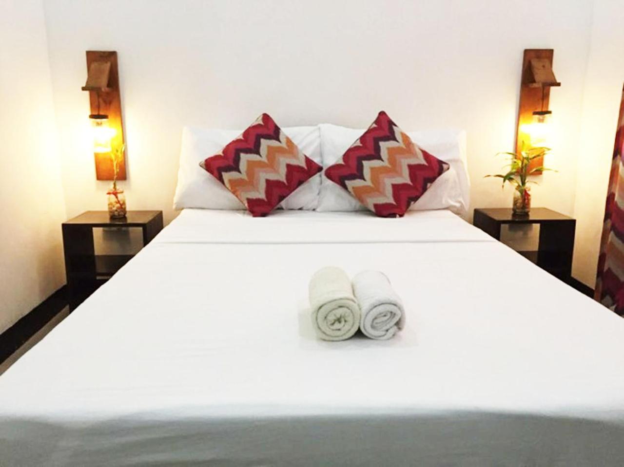 A&J Pension Puerto Princesa Exteriör bild
